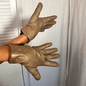 Vintage 80's Gloves Size 6 Classic Mob Wife Old Money Elegant Tan Leather Gloves